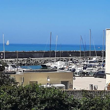 La Terrazza Sul Porto Apartment Lido di Ostia Exterior foto