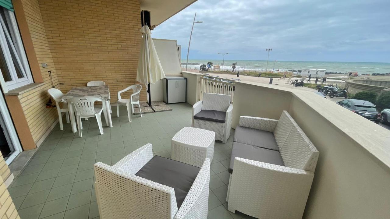 La Terrazza Sul Porto Apartment Lido di Ostia Exterior foto