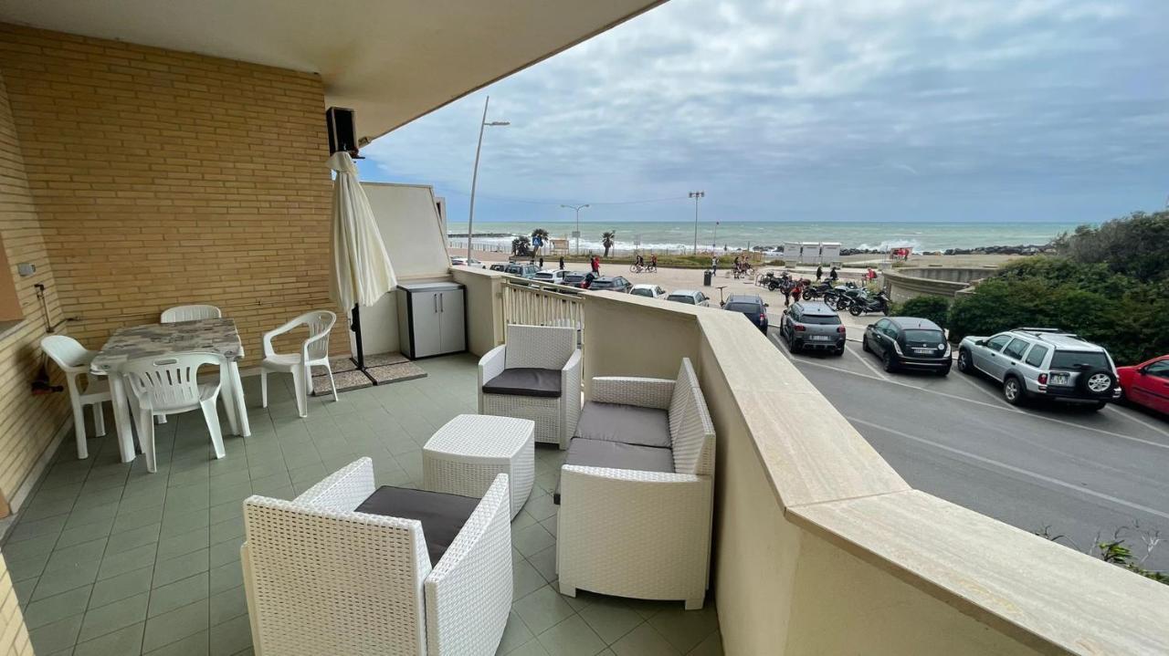 La Terrazza Sul Porto Apartment Lido di Ostia Exterior foto