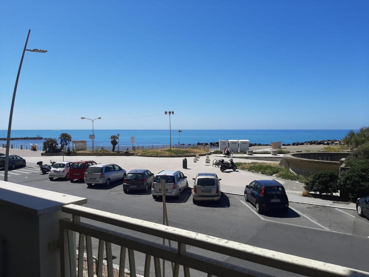 La Terrazza Sul Porto Apartment Lido di Ostia Exterior foto