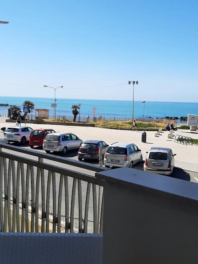 La Terrazza Sul Porto Apartment Lido di Ostia Exterior foto